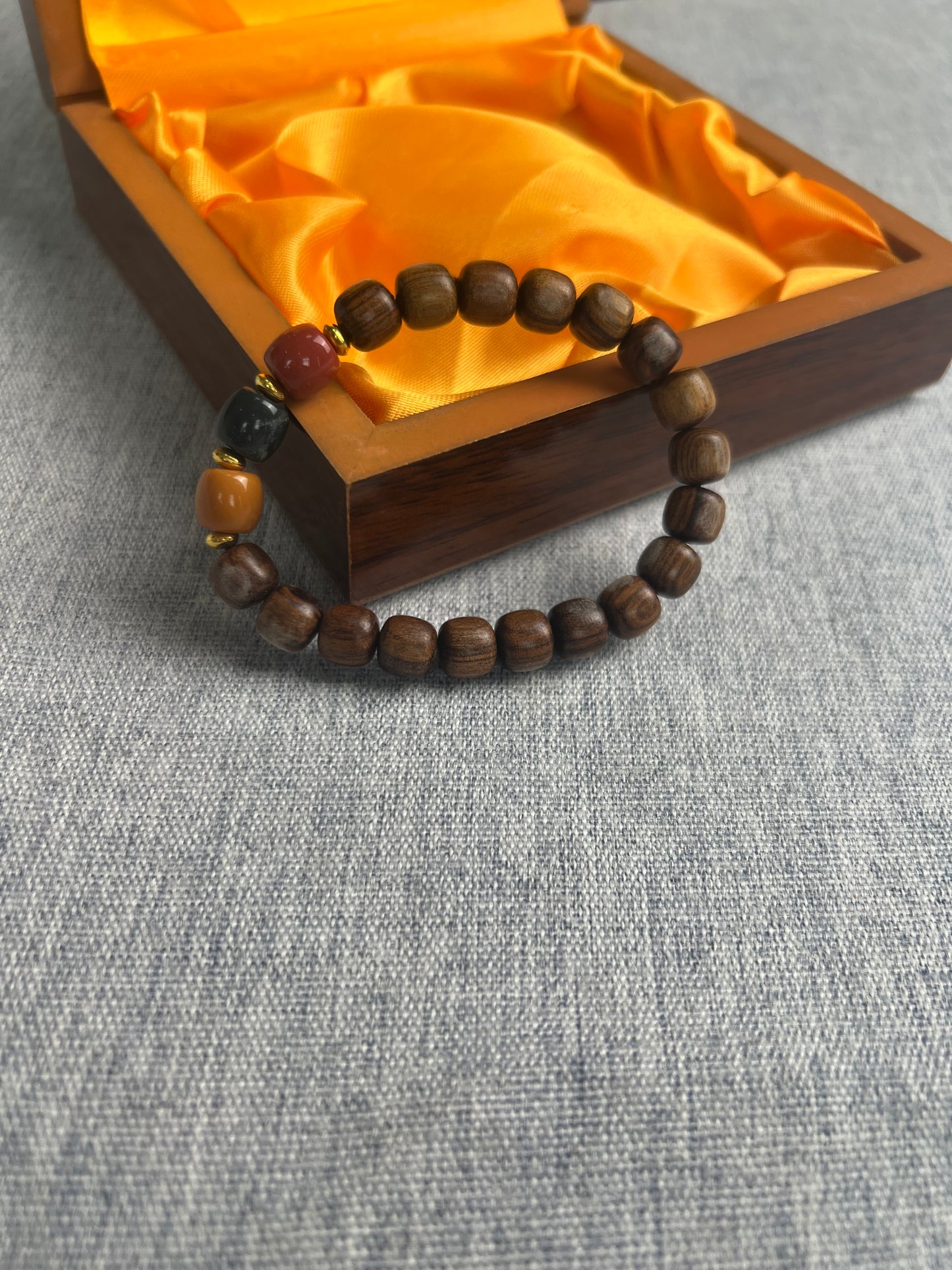 XD2212 Bracelet  Yellow Pear Wood Bracelet 0.9Without Gift Box