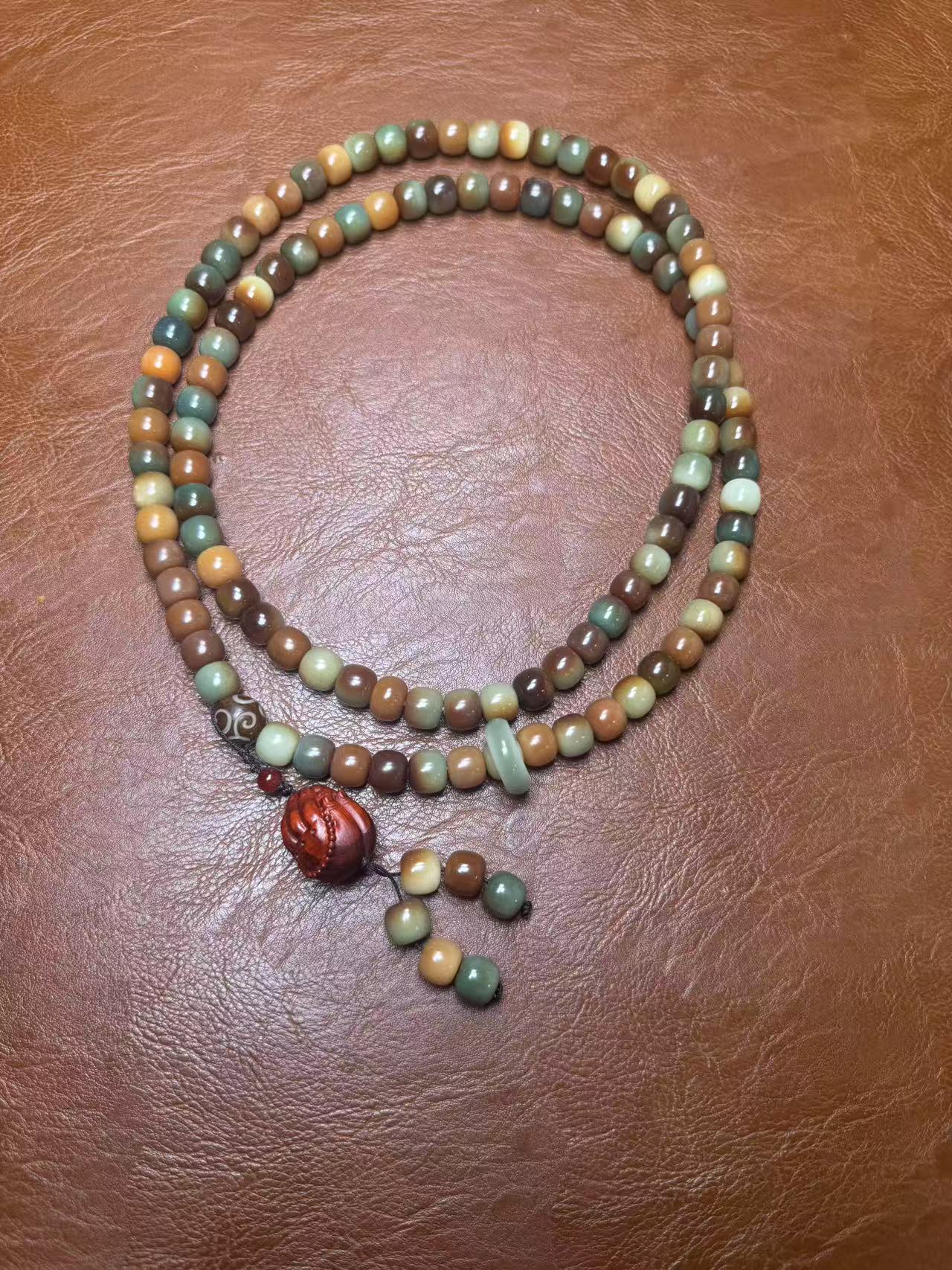 S0031  Bracelet Fine collection of beads for playing with the bodhi hand string