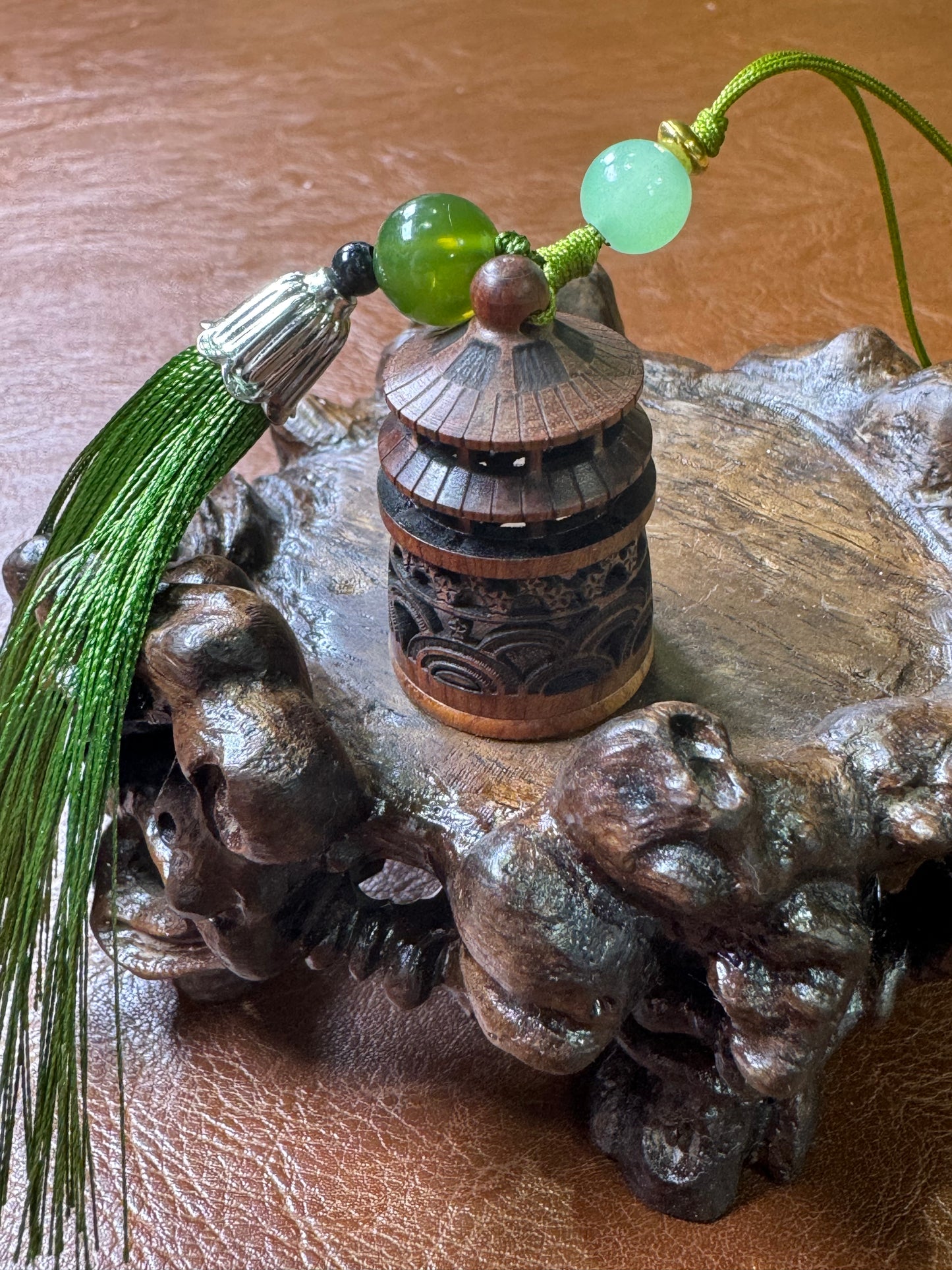 XD2379;Bracelet  Fine quality Huanghuali pendantfor cultural play