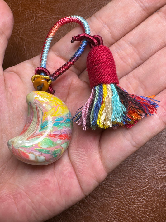 Q14 Bracelet Fine art of playing with yellow pearwood pendant