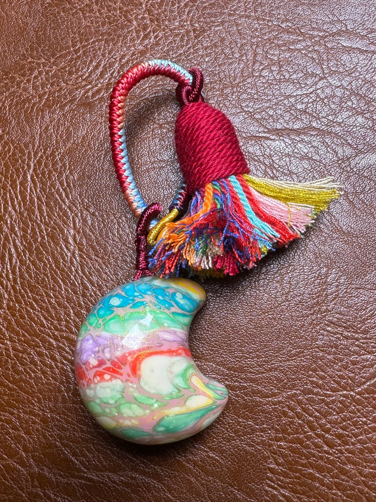 Q14 Bracelet Fine art of playing with yellow pearwood pendant