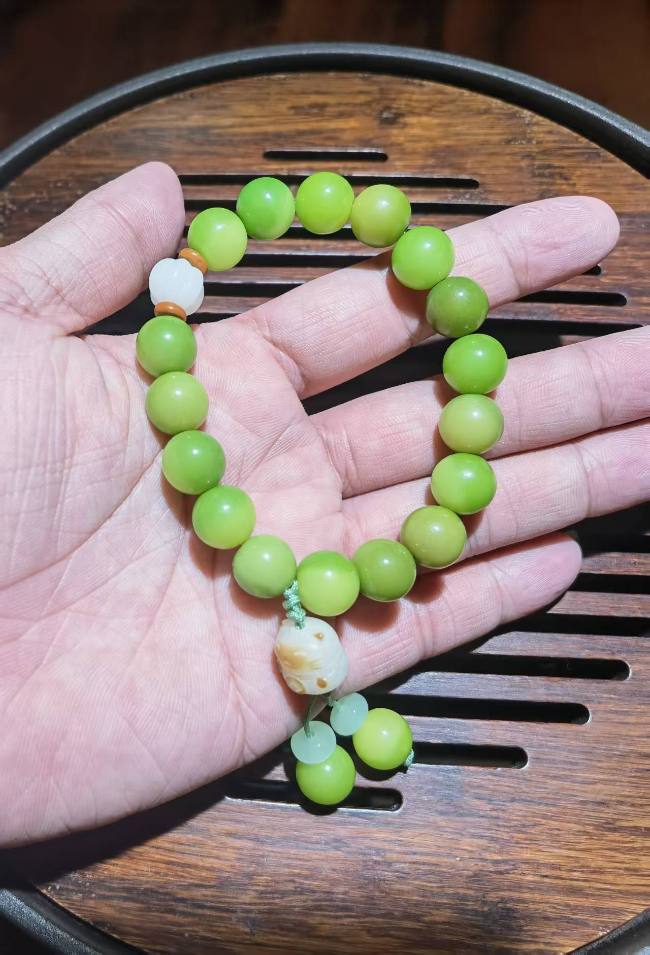 XD735 Bracelet  exquisite lotus seed rosary