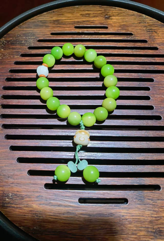 XD735 Bracelet  exquisite lotus seed rosary