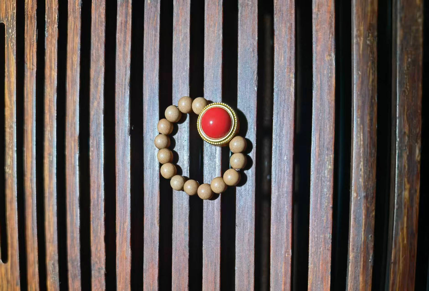 XD2694 Bracelet  golden silk poplar handle piece